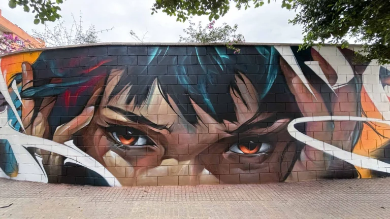 Mural sobre salud mental juvenil en el muro del IES Clara Campoamor de Alaquàs