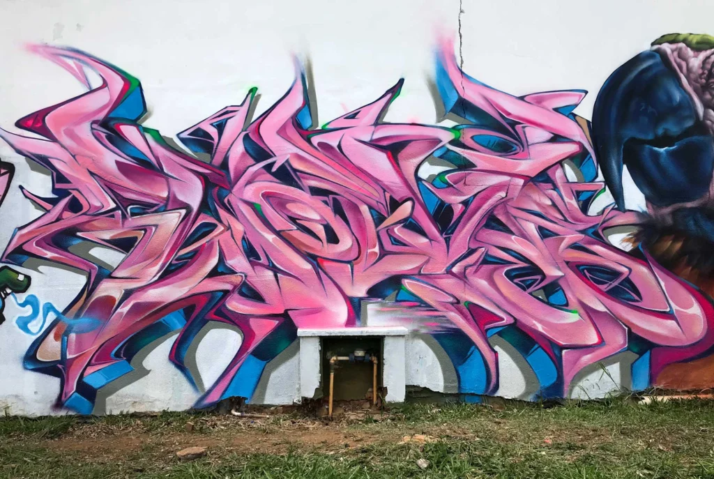 Graffiti urbano 3D con efecto visual wildstyle
