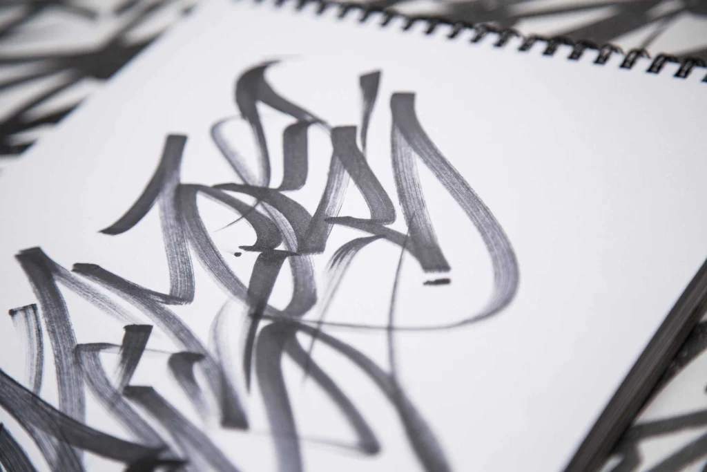 Mural con letras graffiti tag personalizadas