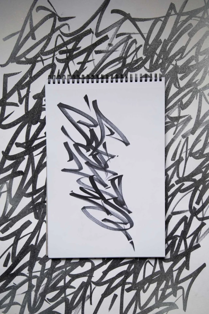 Mural con letras graffiti tag personalizadas