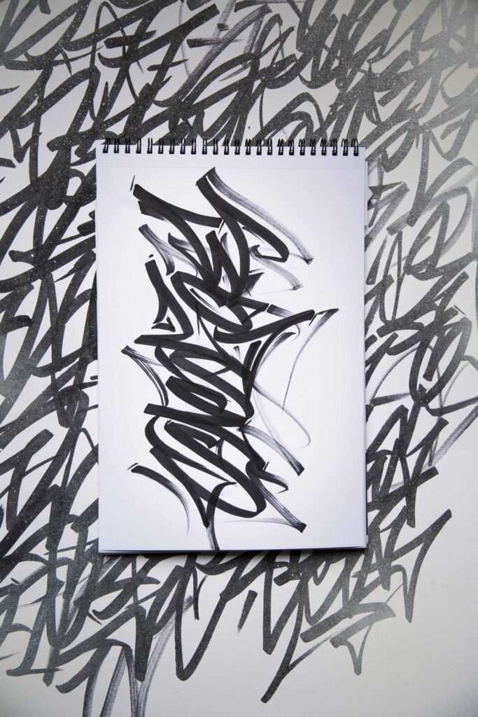Mural con letras graffiti tag personalizadas