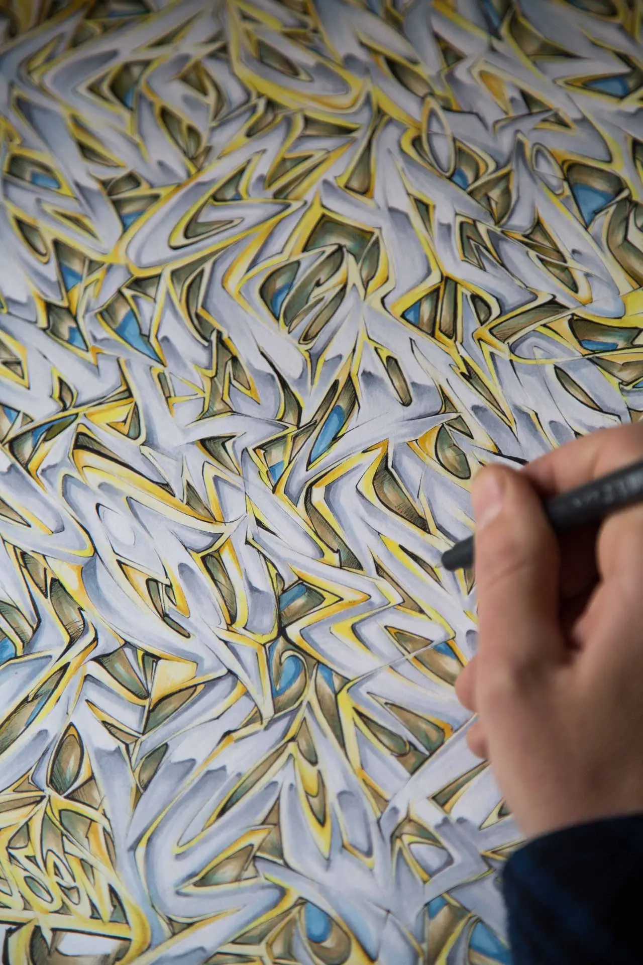 Abecedario graffiti artístico con letras estilizadas