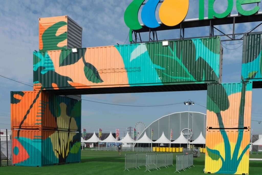 mural graffiti mad cool