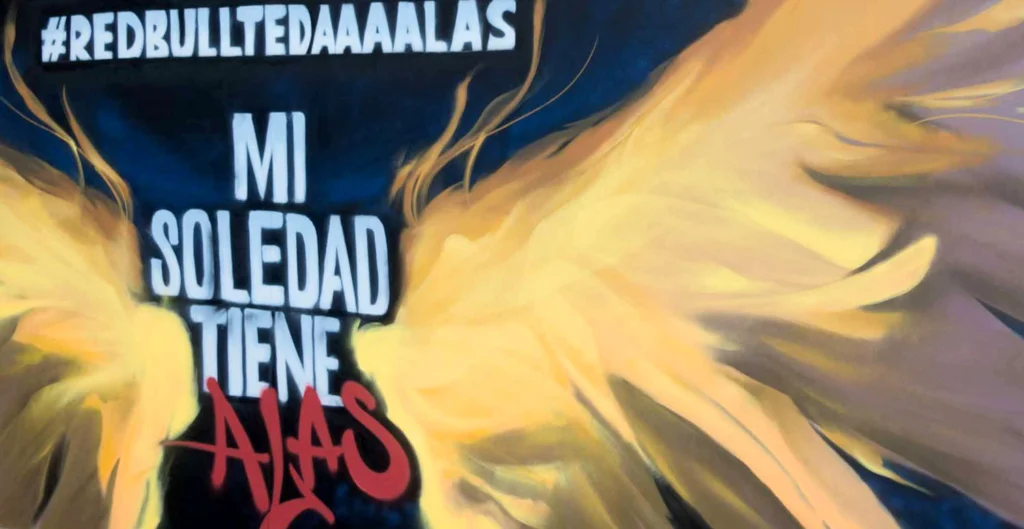 Graffiti en directo para Red Bull en fachada de Cines Kinépolis durante estreno de cine