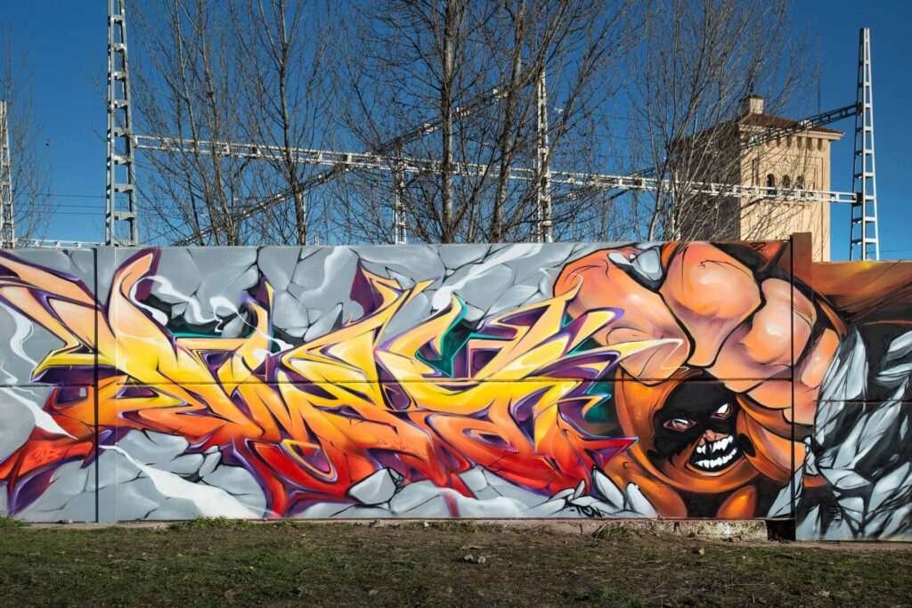 Mural Graffiti juggernaut