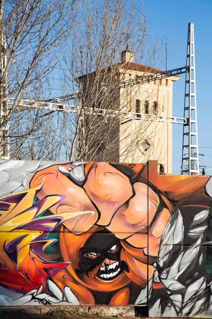 Mural Graffiti juggernaut