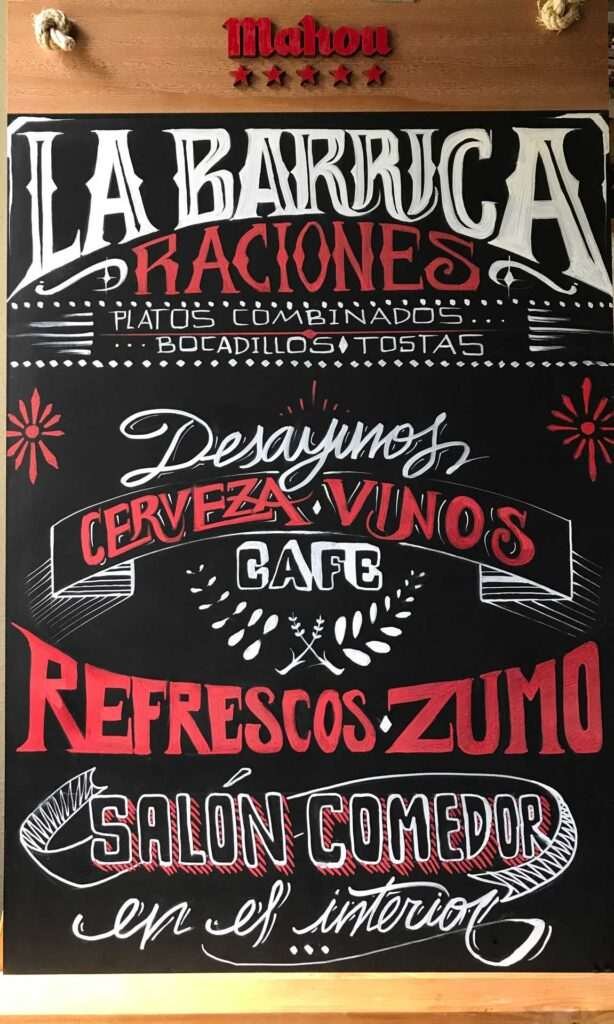 Resumen de graffitis artísticos en murales, cierres y fachadas de negocios variados