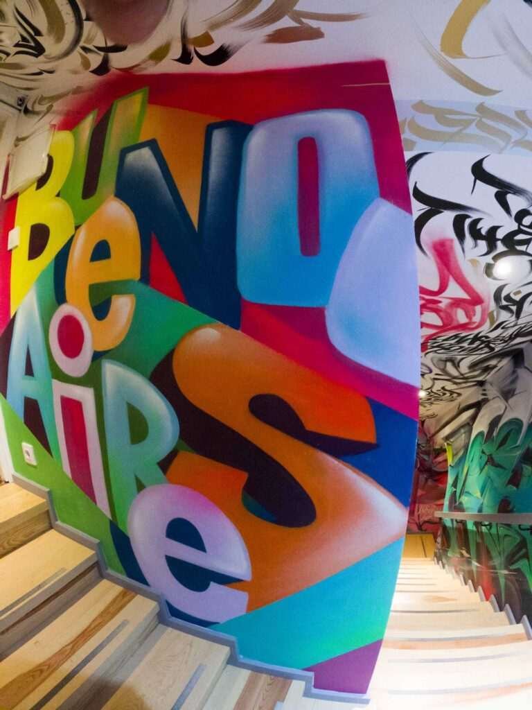 mural en escaleras