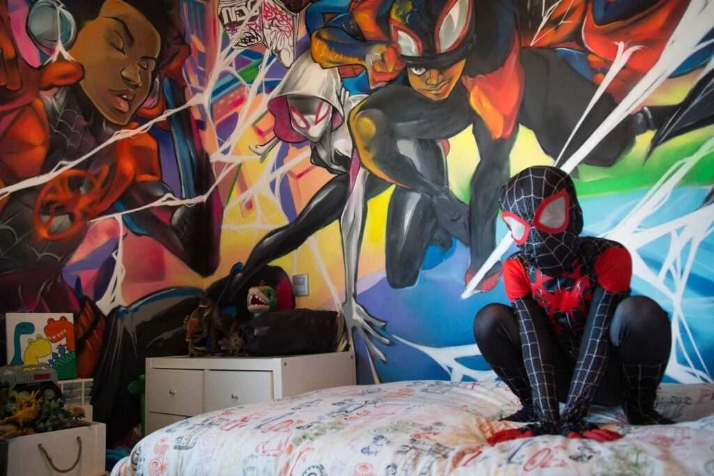 mural Graffiti Spiderman en habitación infantil