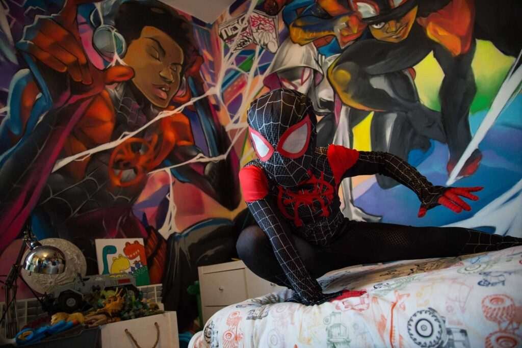 mural Graffiti Spiderman en habitación infantil