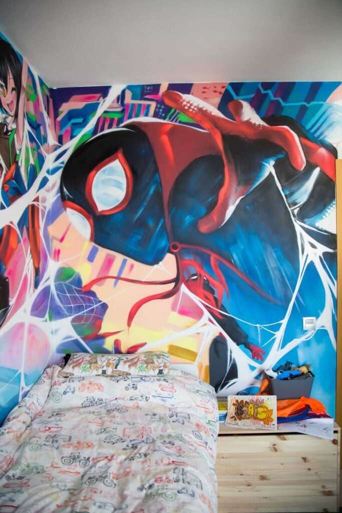 mural Graffiti Spiderman en habitación infantil