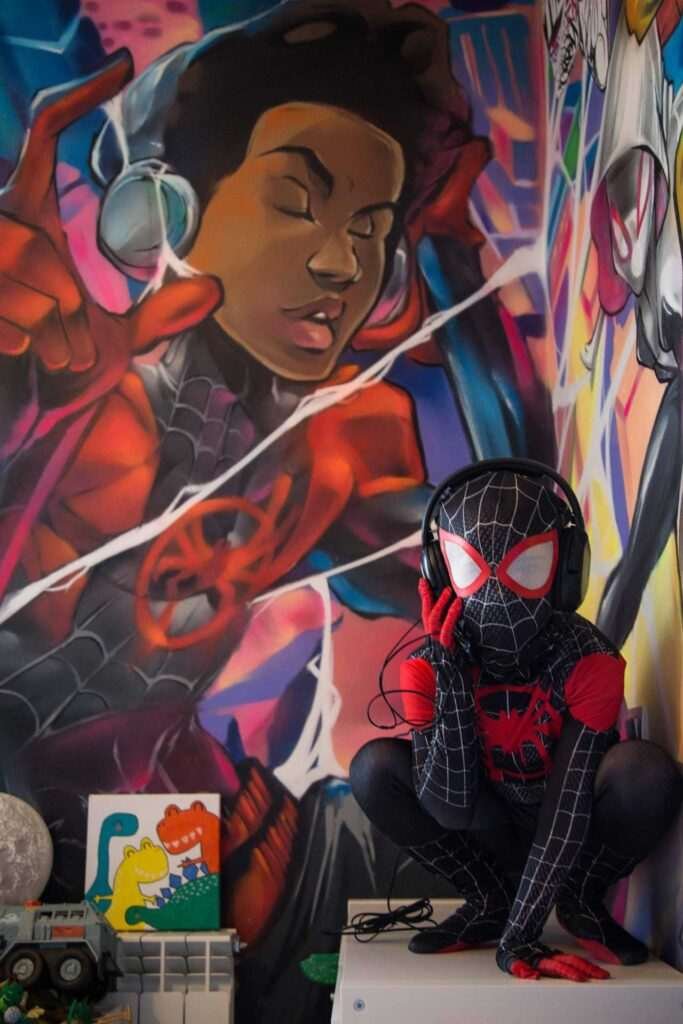 mural Graffiti Spiderman en habitación infantil