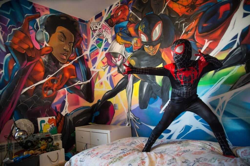 mural Graffiti Spiderman en habitación infantil