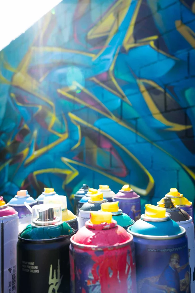 Graffiti tridimensional wildstyle con formas energéticas