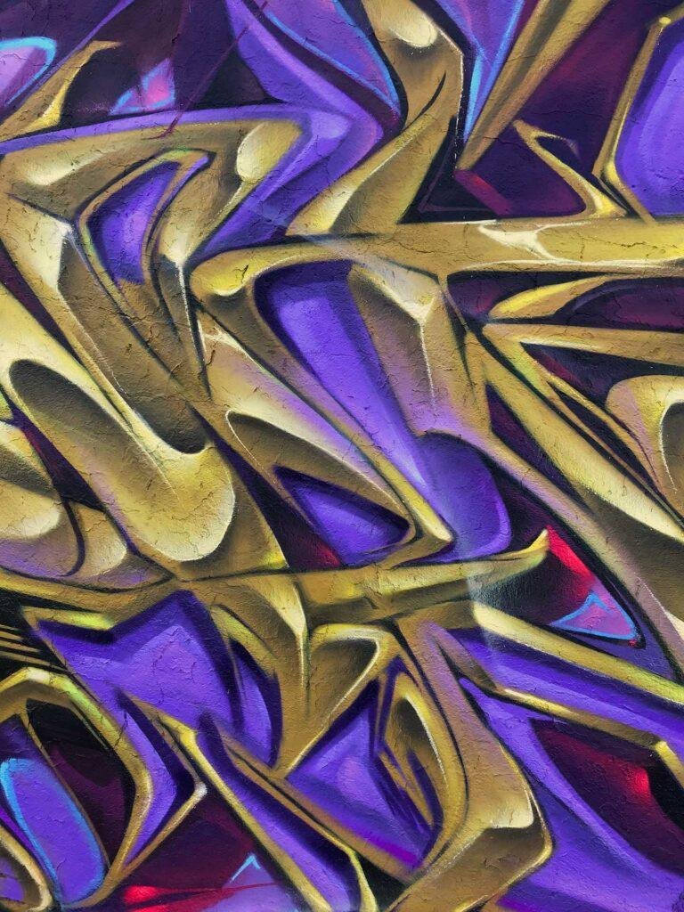 Diseño graffiti 3D wildstyle en pared urbana