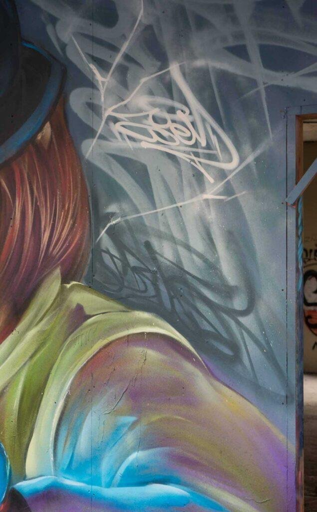 Retrato de Alex en mural graffiti inspirado en La Naranja Mecánica