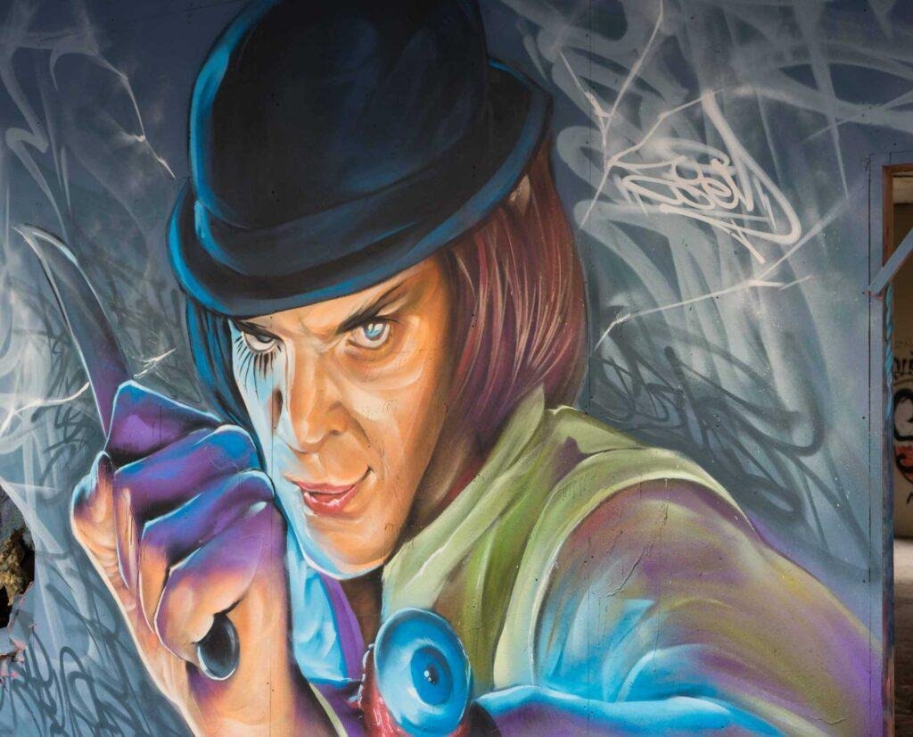Retrato de Alex en mural graffiti inspirado en La Naranja Mecánica