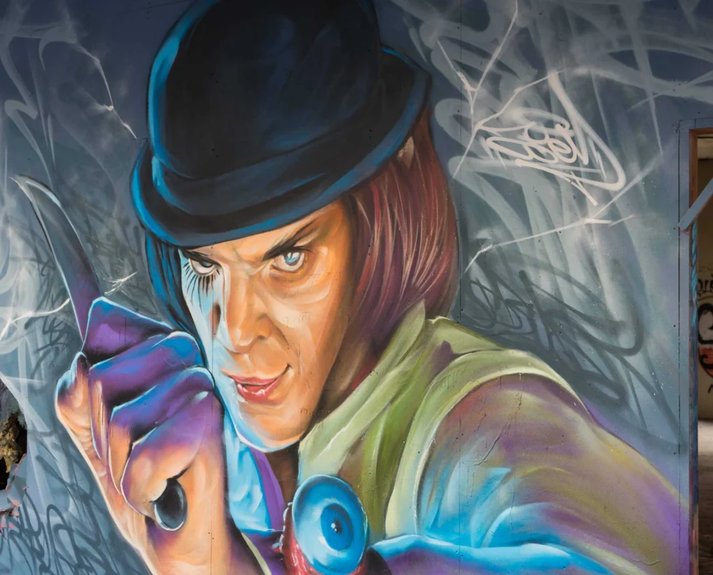 Retrato de Alex en mural graffiti inspirado en La Naranja Mecánica