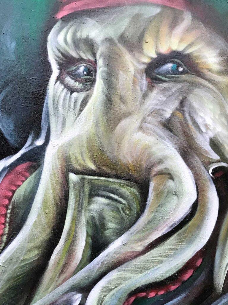 Graffiti realista de Davy Jones de Piratas del Caribe con tentáculos