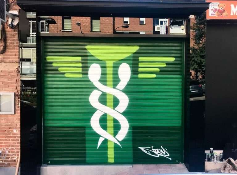 mural graffiti en farmacia