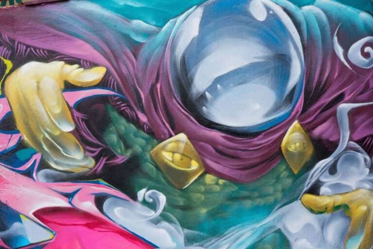Graffiti de Misterio en mural urbano del centro comunitario Guatemala en Madrid