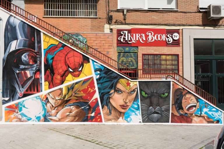 Mural en Akira Books Madrid con Spiderman, Goku, Wonder Woman, Luffy, Darth Vader y Black Panther
