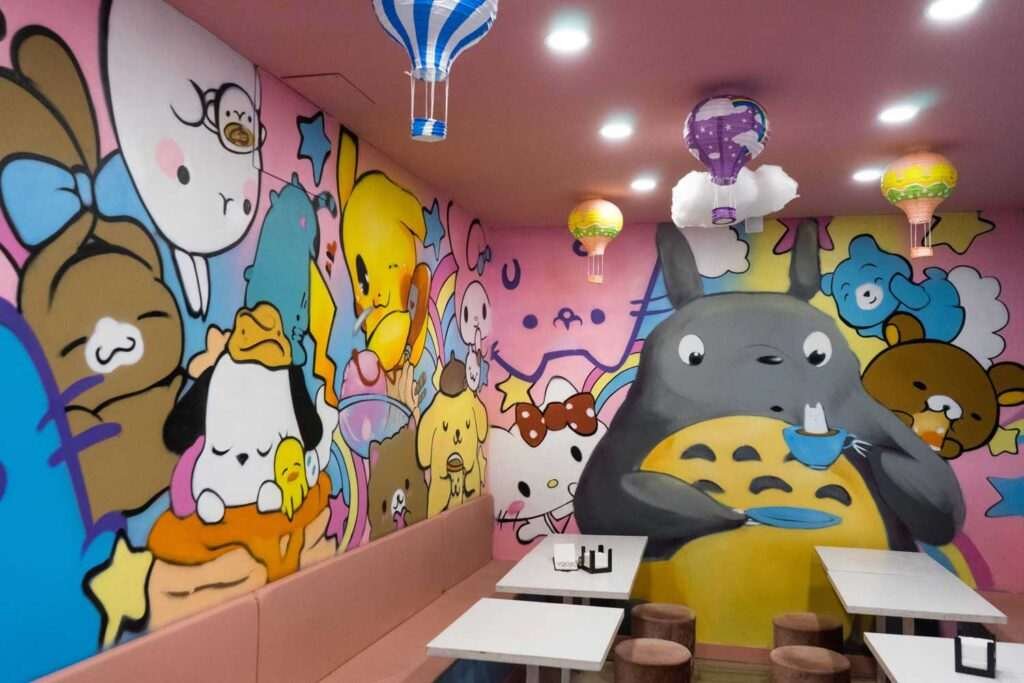 Mural decorativo interior colorido y llamativo para negocio comercial