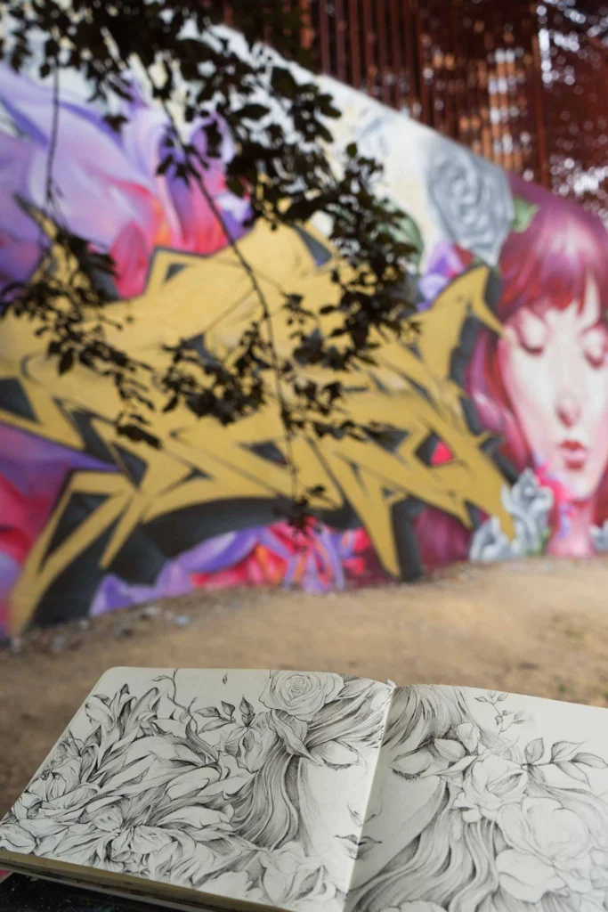 Mural graffiti Angel Cry en colegio Camilo José Cela