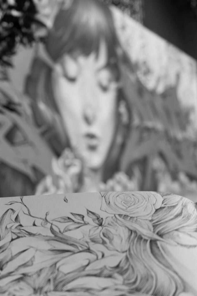 Retrato mural de gran formato en el patio de un colegio público