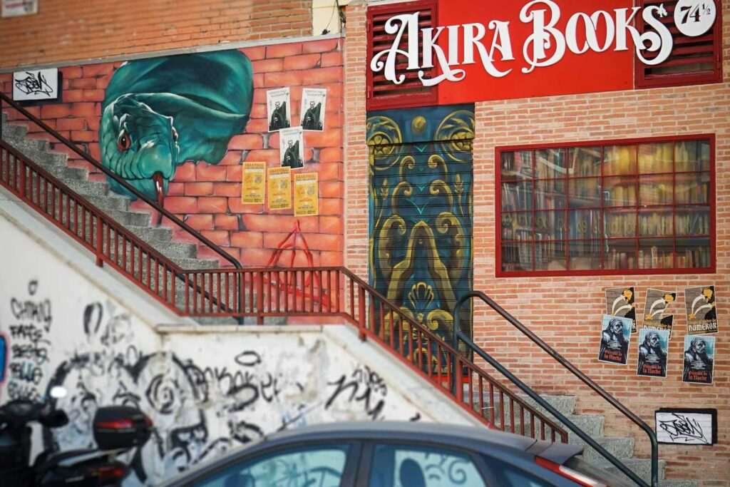 Mural tienda Akira Books trampantojo