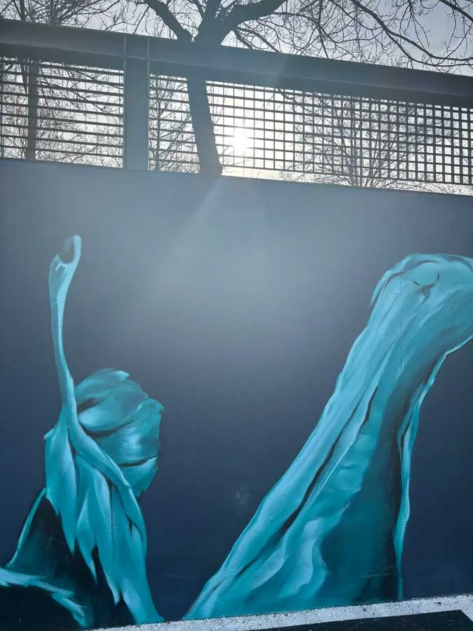 mural graffiti en parking