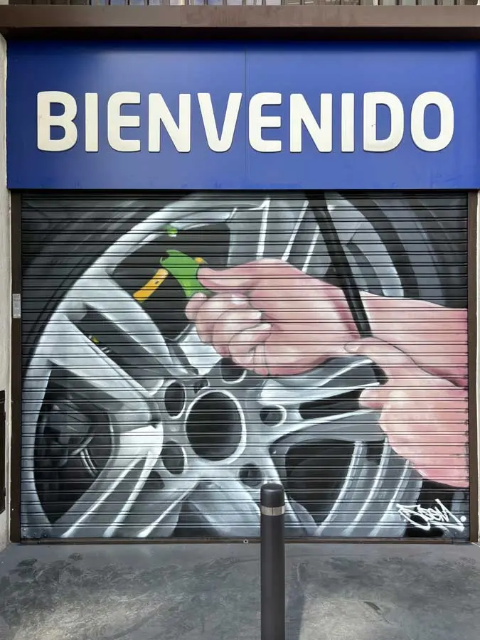 Graffiti realista Euromaster Julián Camarillo