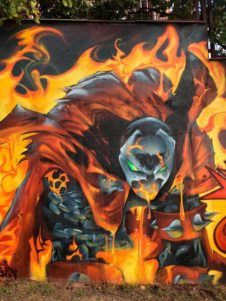 Graffiti de Spawn envuelto en llamas estilo cómic