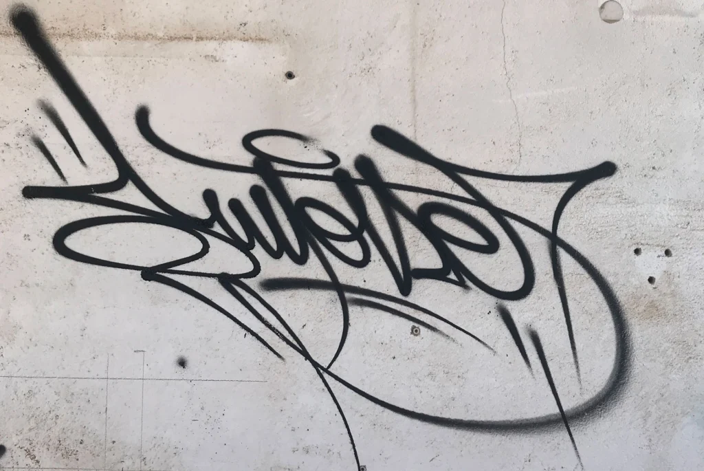 Graffiti tag personalizado con nombre en estilo libre