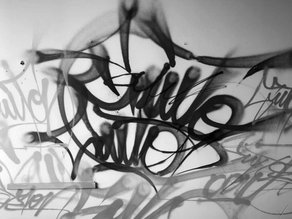 Graffiti tag personalizado con nombre en estilo libre