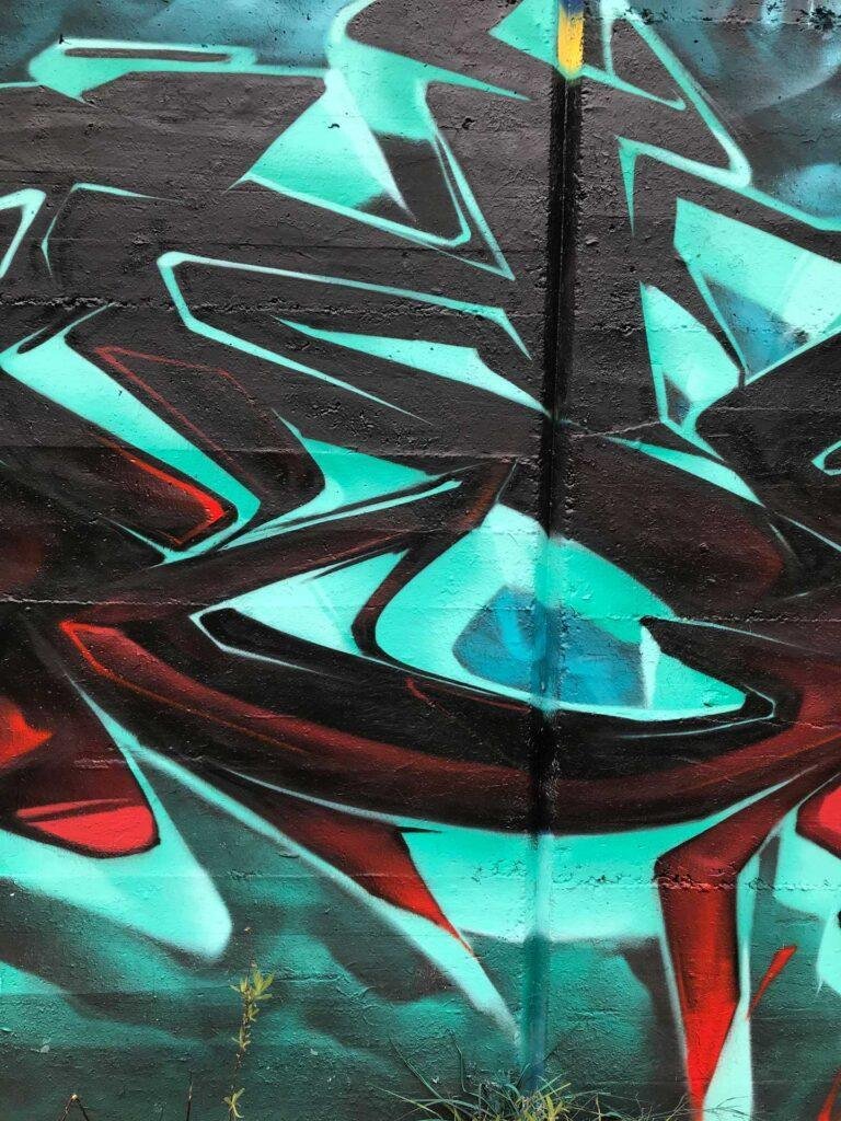 Mural realista de Lagertha y barco vikingo en tormenta