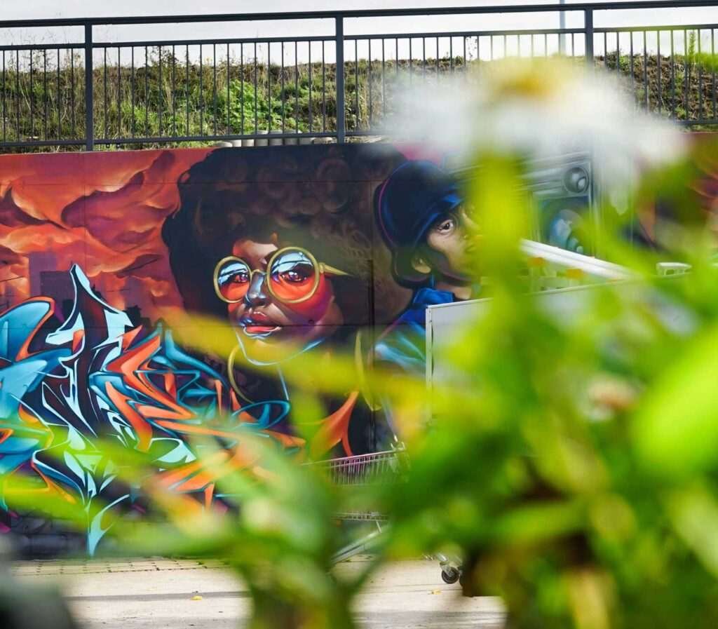 Graffiti urbano en Wiesbaden para inauguración de skatepark