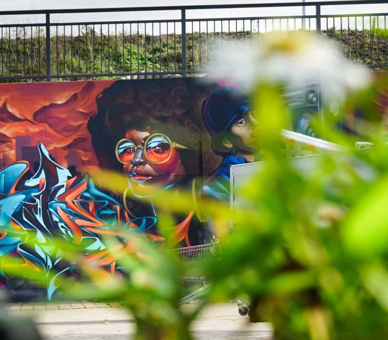Graffiti urbano en Wiesbaden para inauguración de skatepark