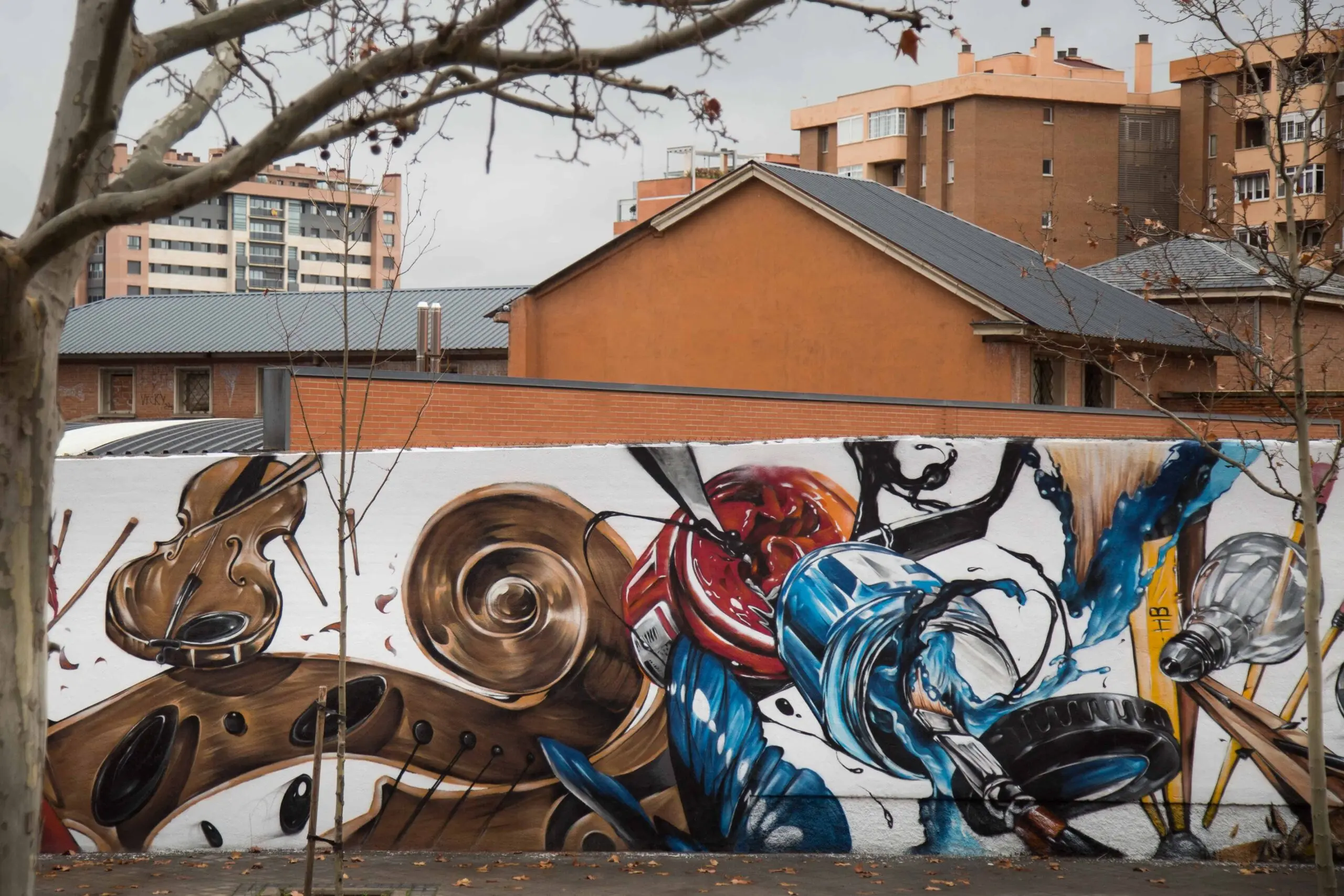 Mural temático en rincón de lectura