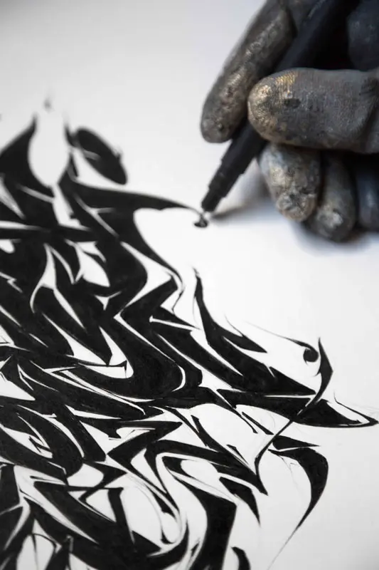 Abecedario graffiti negro "Nigromancia" con estilo místico de ASEM NAVARRO