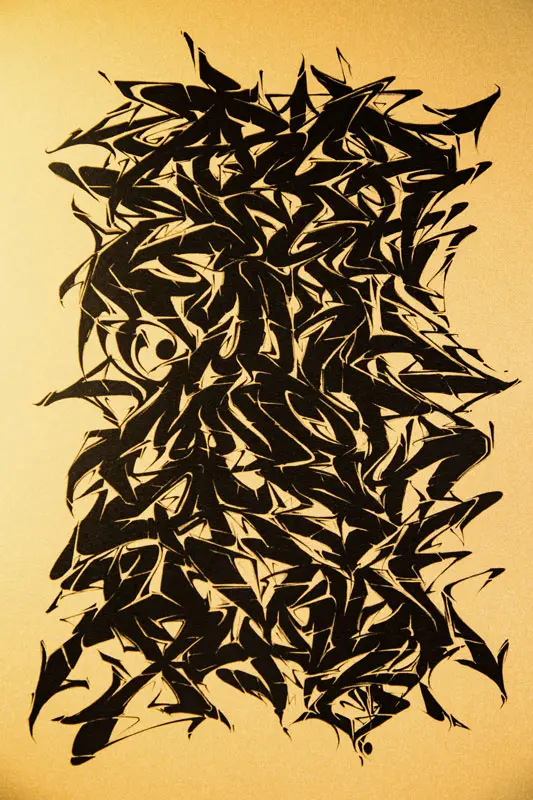 Abecedario graffiti "Magnam" dorado y negro de ASEM NAVARRO