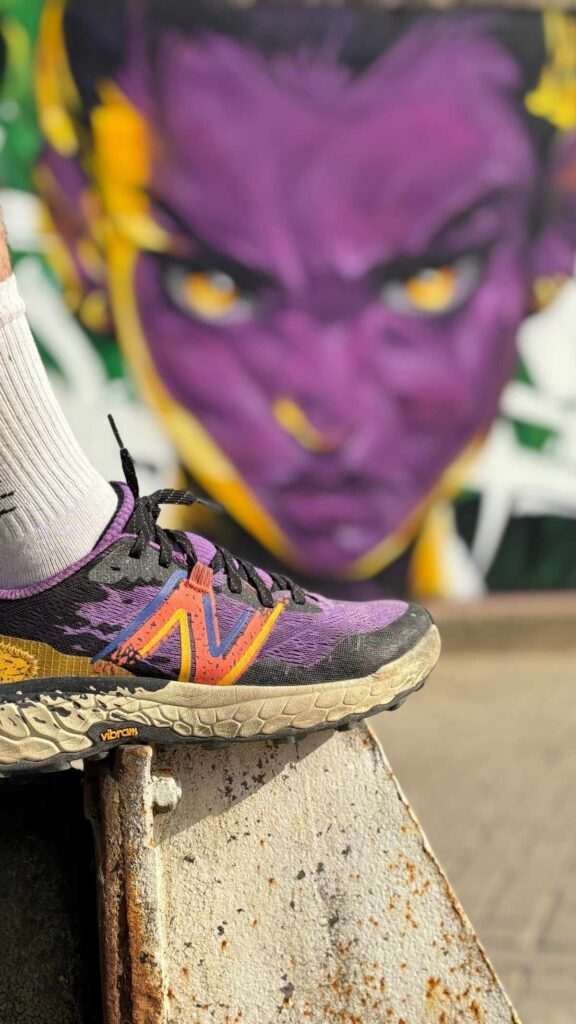 Graffiti retrato morado en festival de arte urbano en Holanda