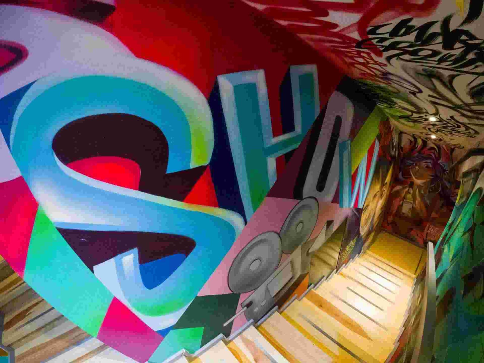 murales en escaleras