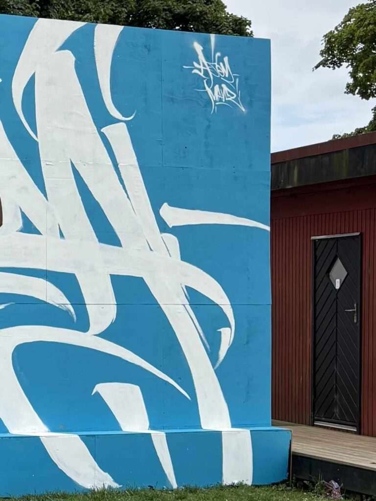 Mural graffiti de Yasmín (princesa de Disney)