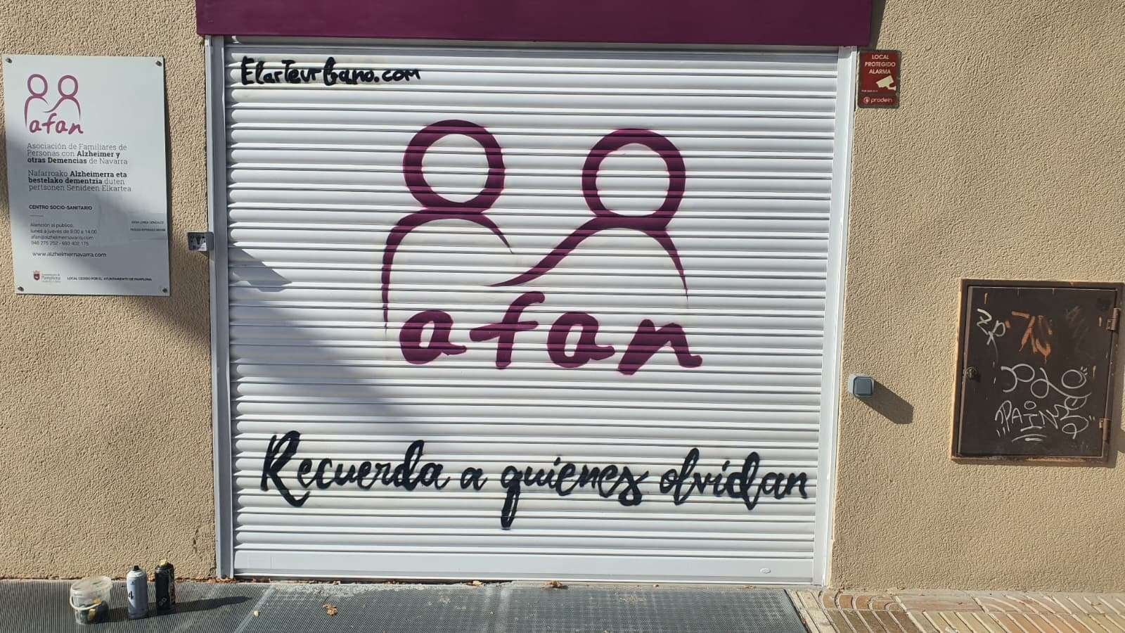 Graffiti en cierre de persiana para AFAN en Pamplona