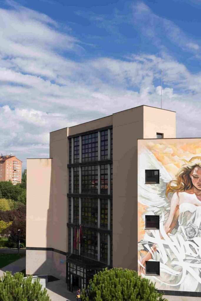 Detalle lettering graffiti mural "Ángela" · fachada pública Moratalaz Madrid · Asem Navarro