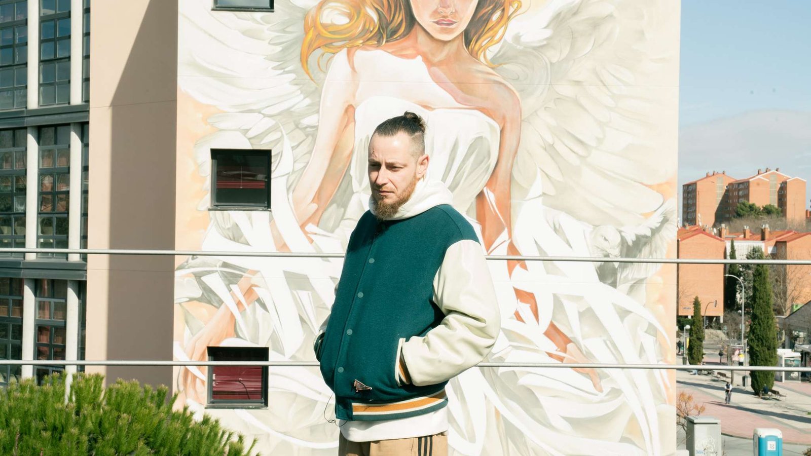 Asem Navarro, muralista, ilustrador y artista de graffiti profesional