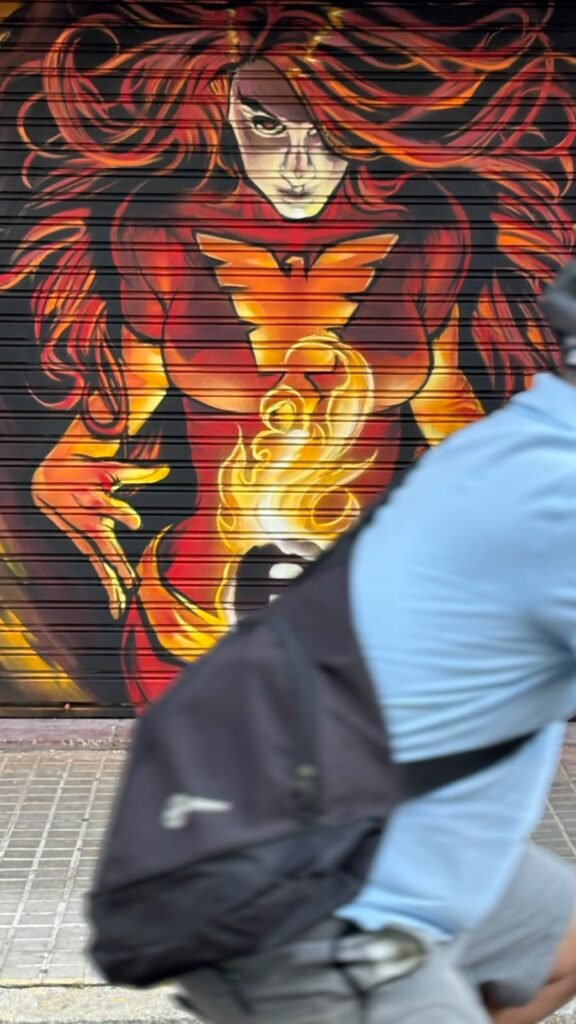 Graffiti en la persiana de Estudio Fénix, Barcelona