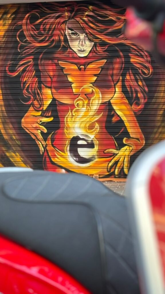Graffiti en la persiana de Estudio Fénix, Barcelona