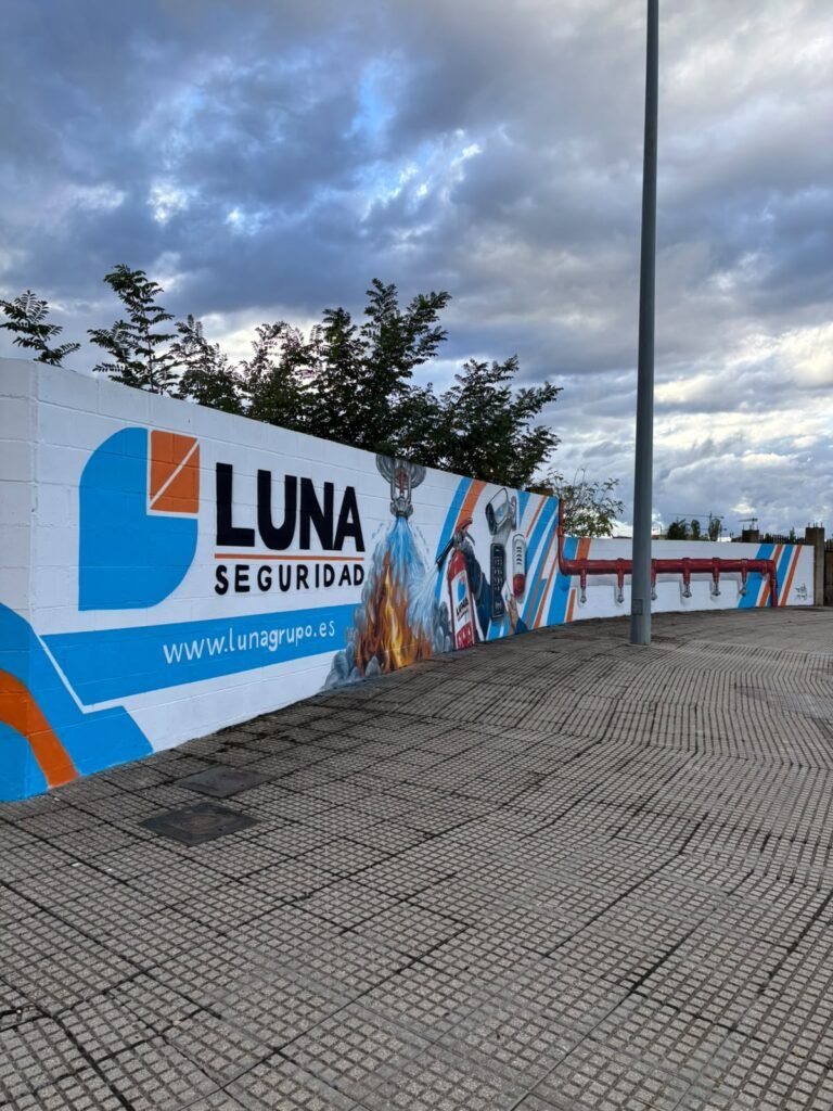 Mural corporativo para Luna Seguridad en León